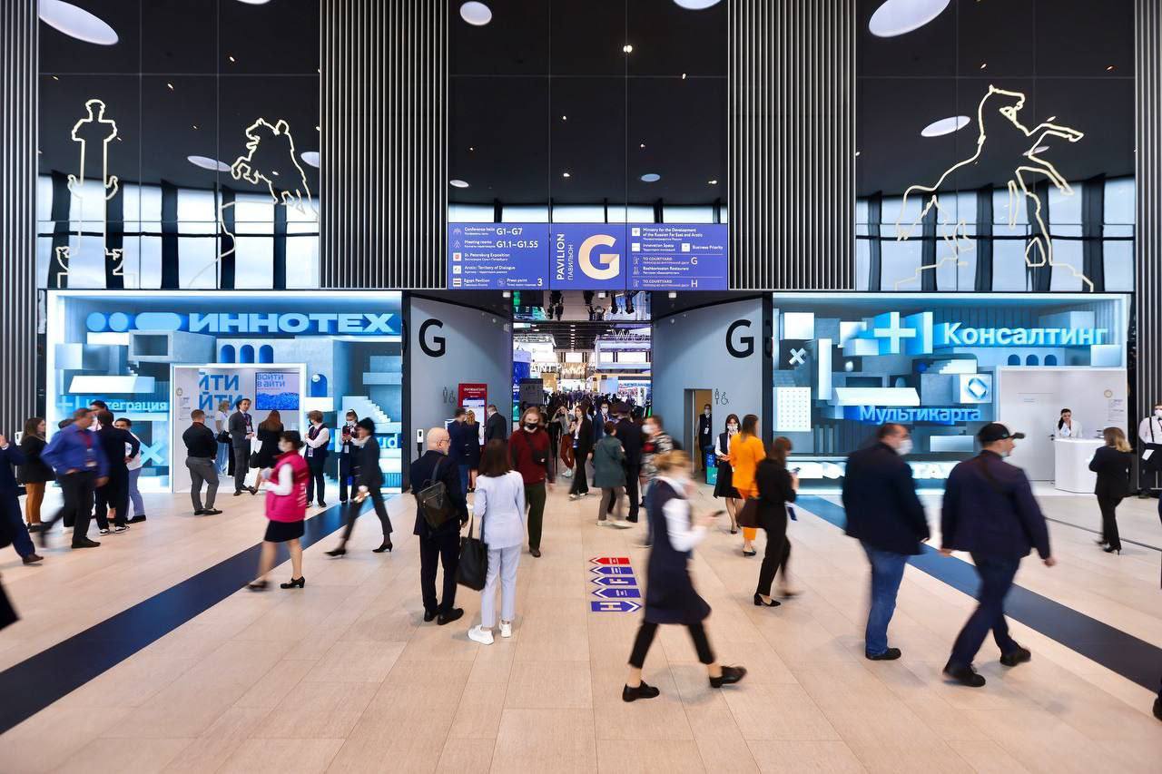 В этом году на ПМЭФ активно обсуждаются вызовы, с которыми столкнулись российские компании