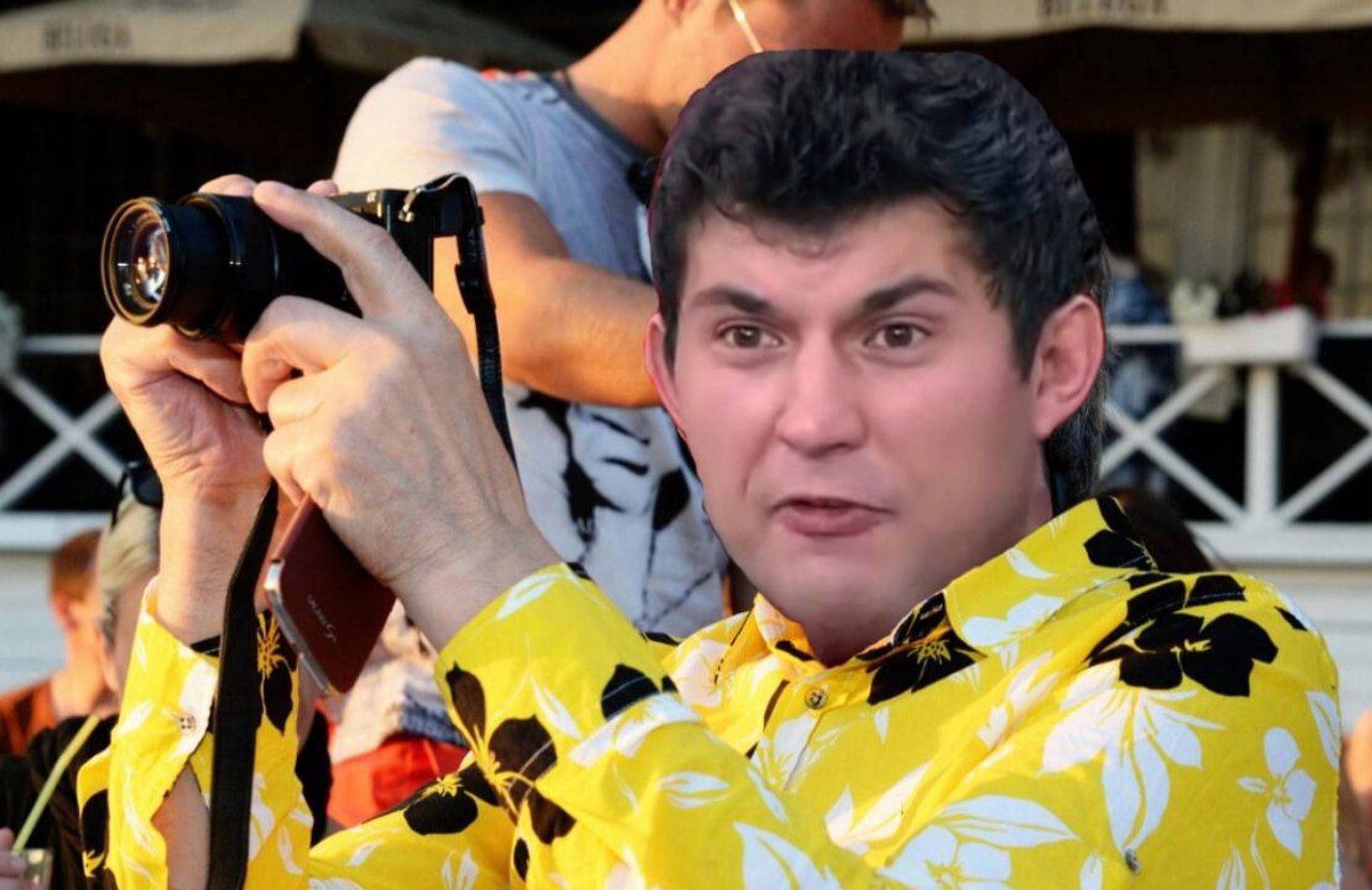 Сын Бари Алибасова, занимавшийся стримингом порно, задолжал банкам 8 миллионов рублей