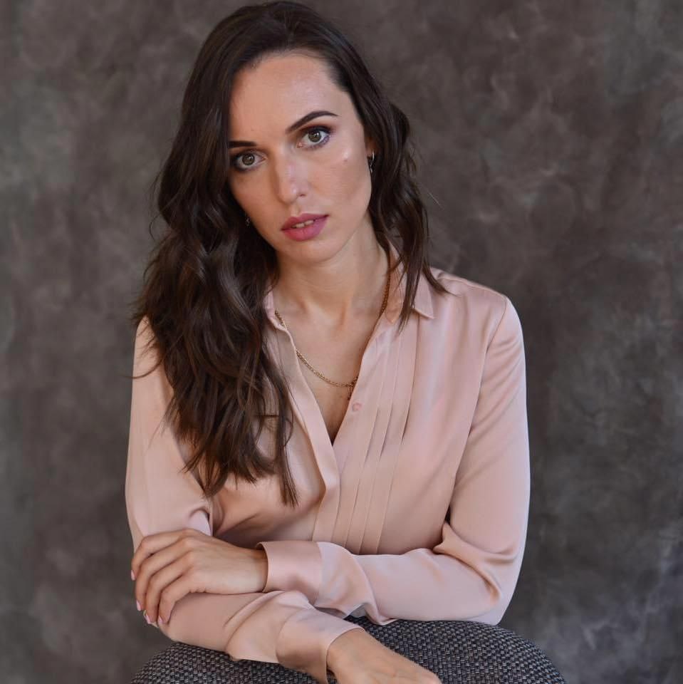 У замдиректора корпорации банкстера Рустама Тарико (банк и второй по величине производитель водки в мире) похитили более 5 млн рублей из домашнего тайника