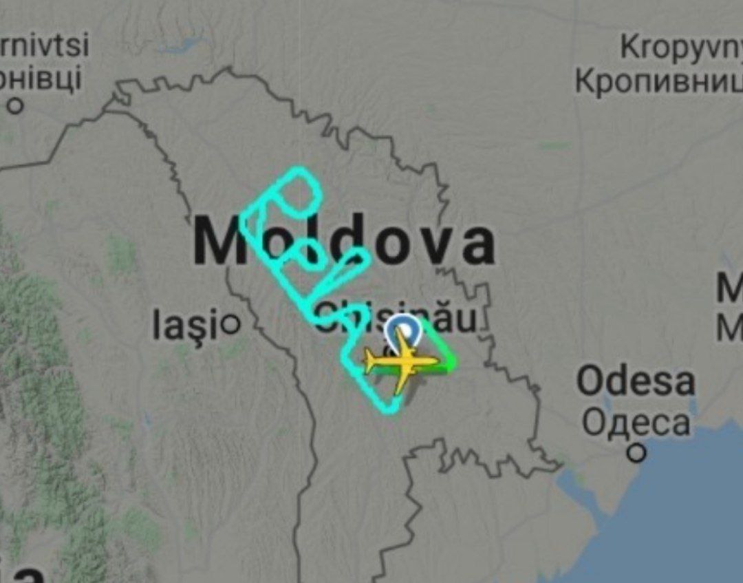 Пилот пассажирского самолета написал слово «расслабьтесь» («Relax») траекторией полета на границе с Украиной