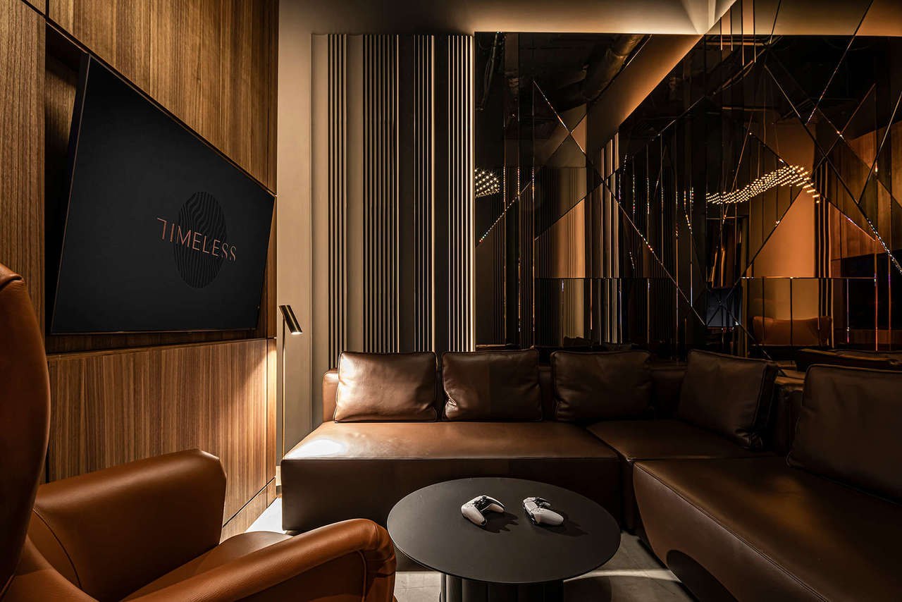 Поработать за ноутбуком, наслажаясь кальяном?

Можно