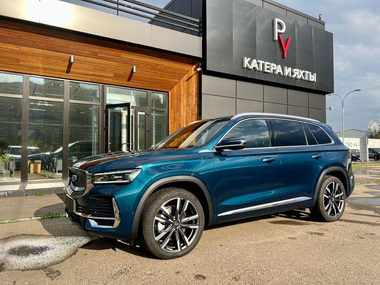 Geely Monjaro в наличии в Москве