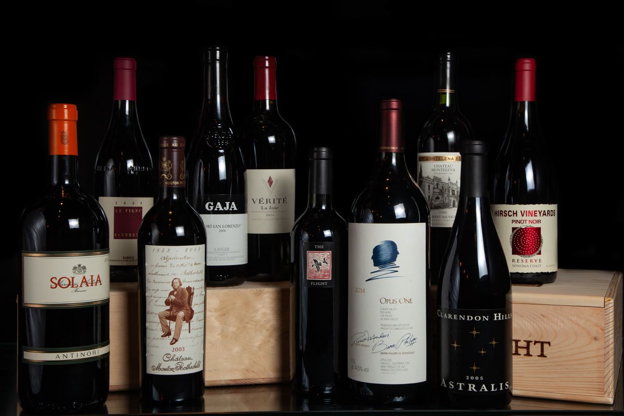 WineTime продает лучшие вина из самых престижных регионов: Бордо, Бургундия, Пьемонт, Тоскана, Долина Напа