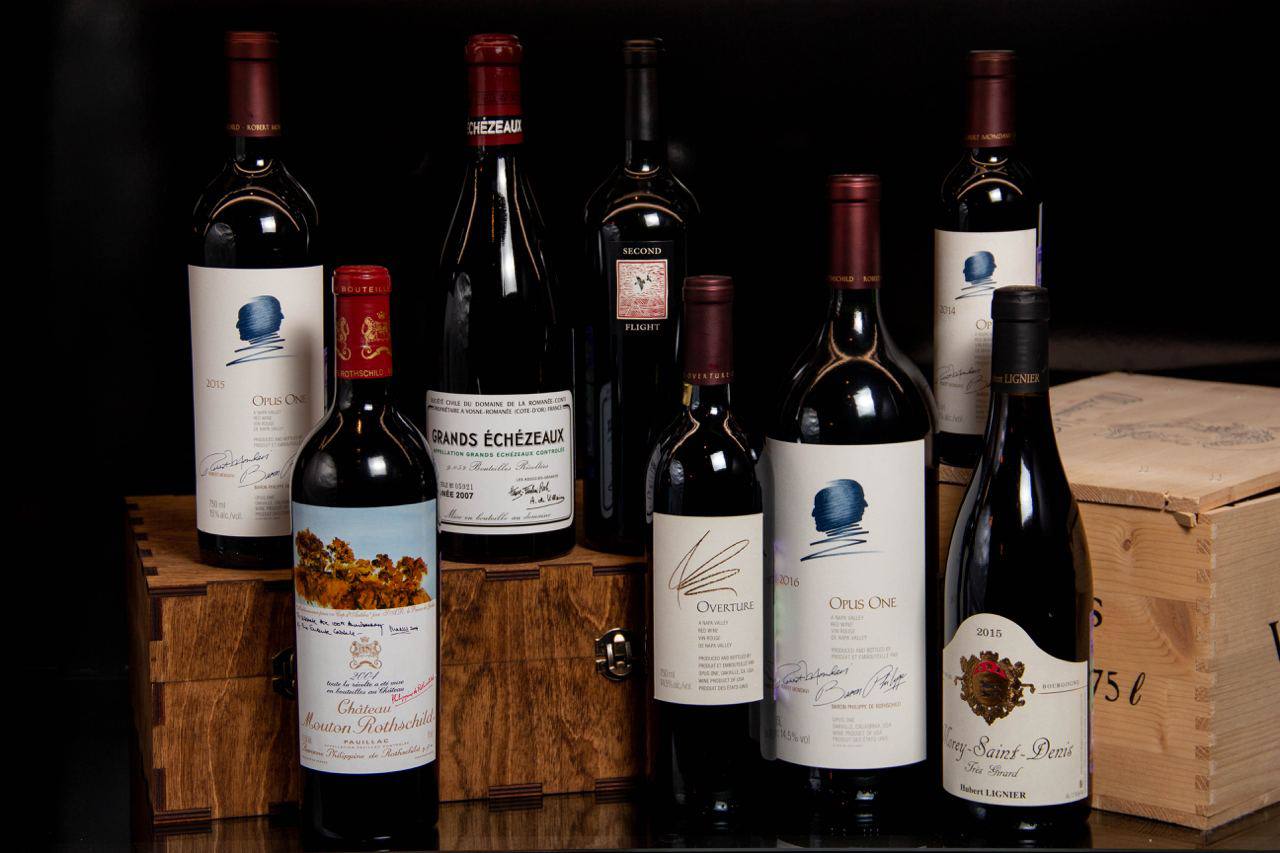 WineTime продает лучшие вина из самых престижных регионов: Бордо, Бургундия, Пьемонт, Тоскана, Долина Напа