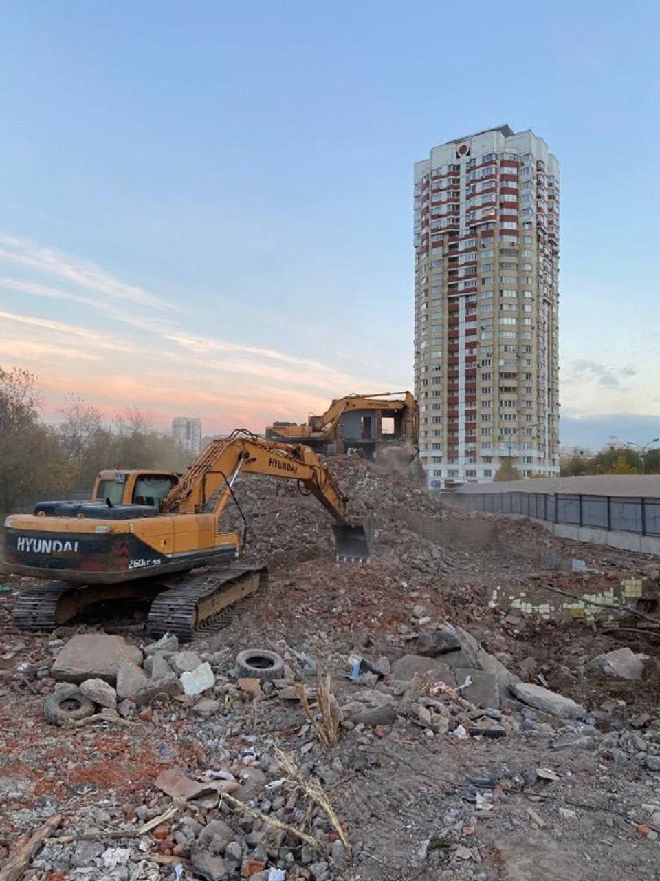 ФПК «Гарант-Инвест» начала работы на площадке многофункционального комплекса «WEST MALL», одного из самых современных торговых, точнее городских центров в Москве