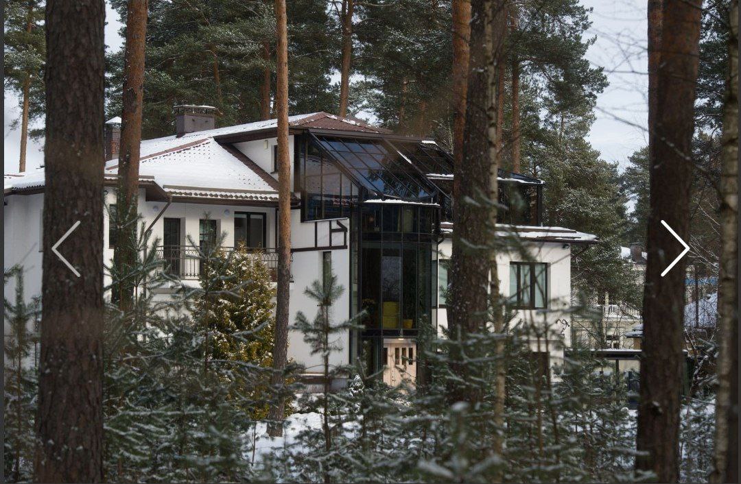 Правоохранители провели обыск в доме бывшего председателя Банка Латвии Илмара Римшевича