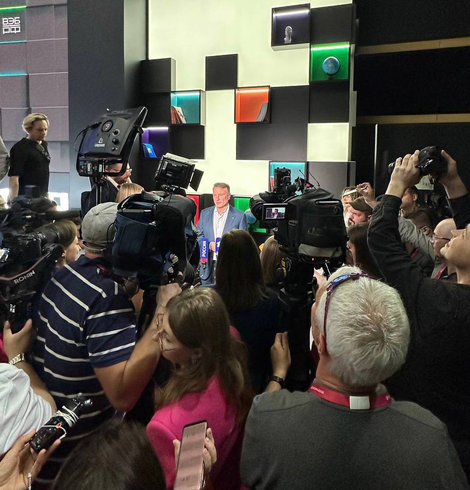 Греф заявил о планах сделать Сбер lovemark для клиентов

По словам Грефа, Сбер уже является супербрендом