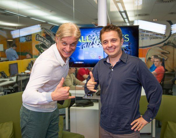 Основателя "Островка" и биохакера Сергея Фаге задержали в Домодедово, найдя амфетамин и пропитанную ЛСД бумагу