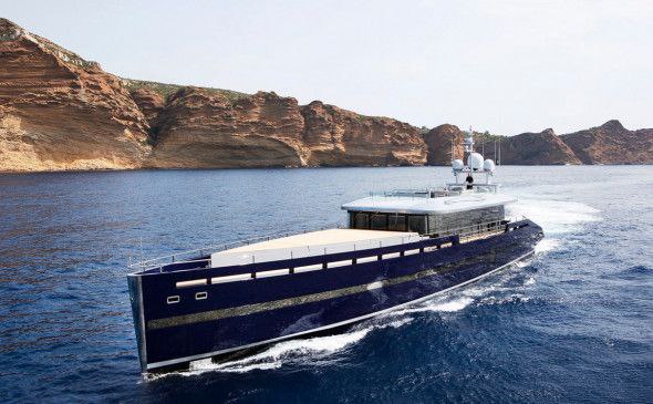 Владелец банка Сиаб Олег Бойко продал свою 44-метровую моторную яхту Blade и самолет Bombardier Global 5000,  Эта яхта является в своем роде уникальной — в 1996 году Бойко получил травму позвоночника и с тех пор передвигается на специальном скутере