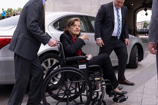 В США 16 членов конгресса США, которым за 80 лет